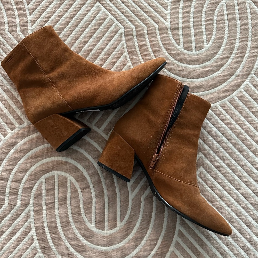 Vagabond Suede Ankle Boots - Pointed Toe (Color: Camel)